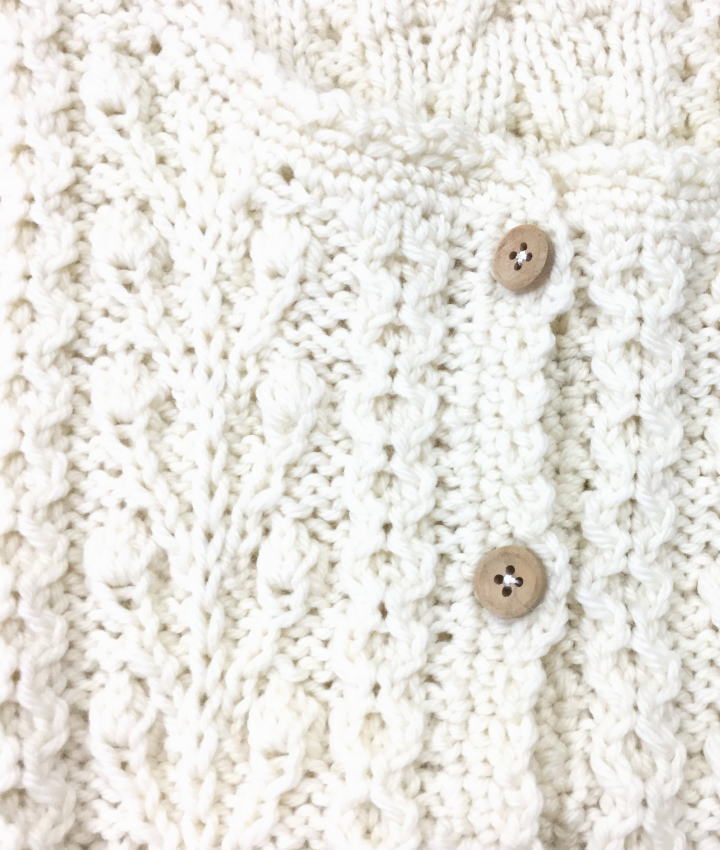 棒針編みの編み物キット簡単アランのカーディガン - 毛糸と手芸のみいみ